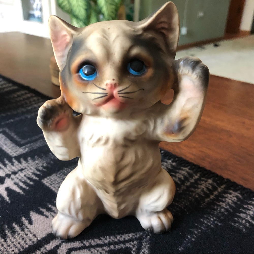 Vintage Norleans Japan cat kitten with blue eyes ceramic figurine